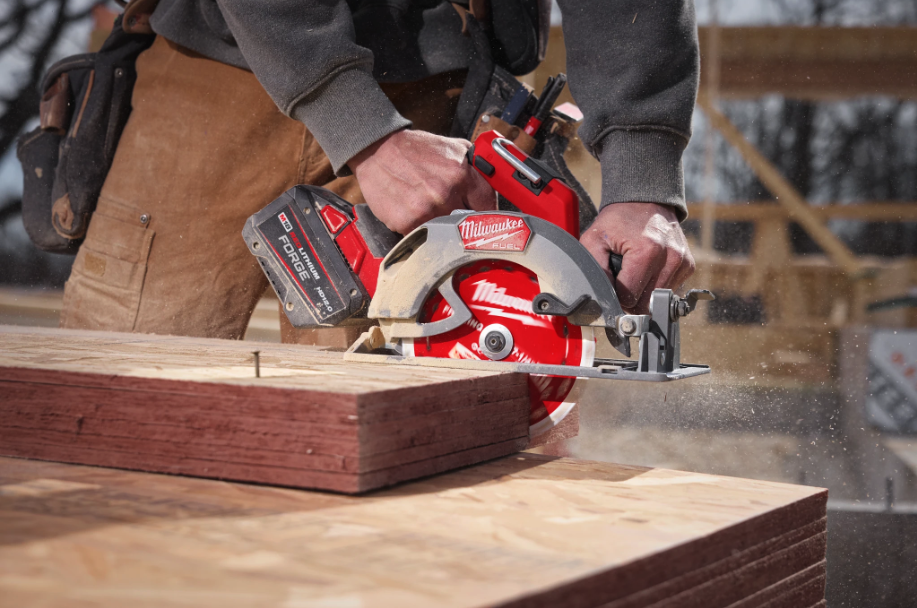 New Milwaukee M18 and M12 Circular Saws Milwaukee Pipeline Announcement Pro Tool Reviews